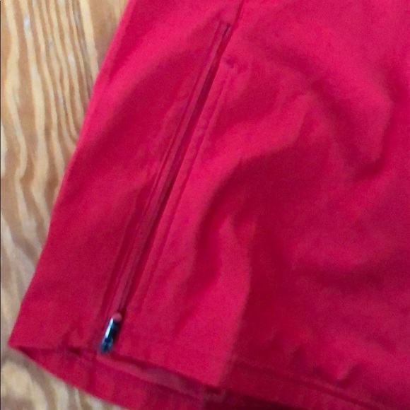 Red Long Sleeve Underarmour Running Shell - Picture 3 of 3